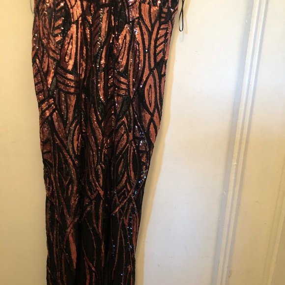 Dress - Picture 4 of 4